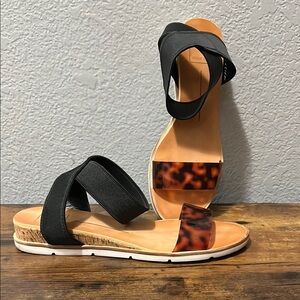 Dolce Vita Black and Brown Women's Sandals